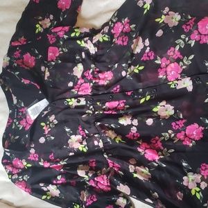 Torrid 0 Black Floral Sheer Button Top Elastic Waist NWT